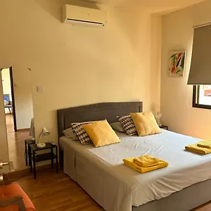  Hébergement de vacances Extremely Comfy With Spacious Private Terrace 10min Walk To The & In Town